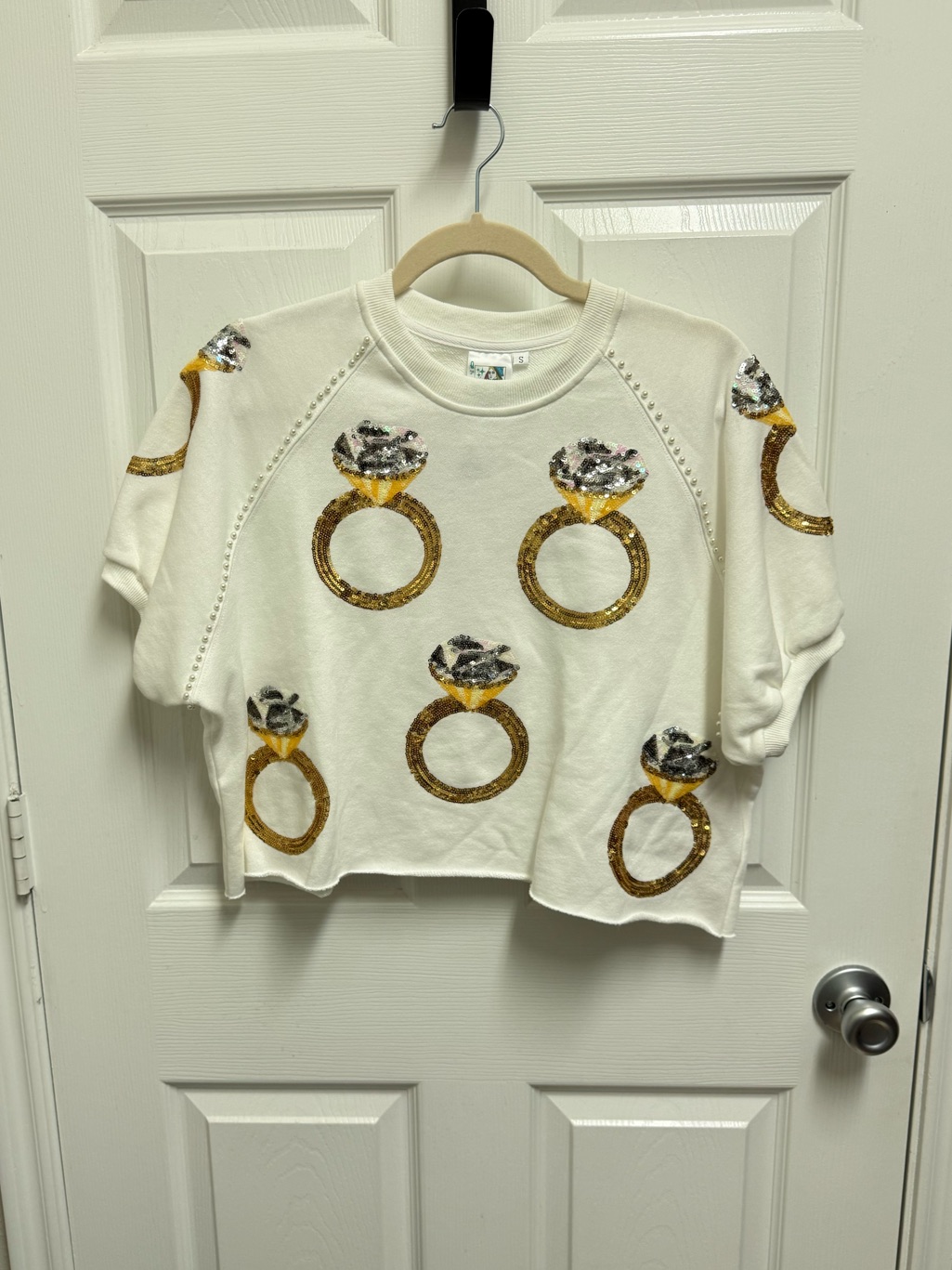 Nwt Queen Of Sparkles White Ring Cropped Sweater Top